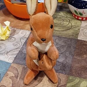 Ty Kangaroo Plush - Brown and Cream Pouch The Kangaroo